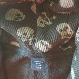 GAP Shirts & Tops - Black Gap Sweatshirt GAP Shirts & Tops - Black Gap Sweatshirt